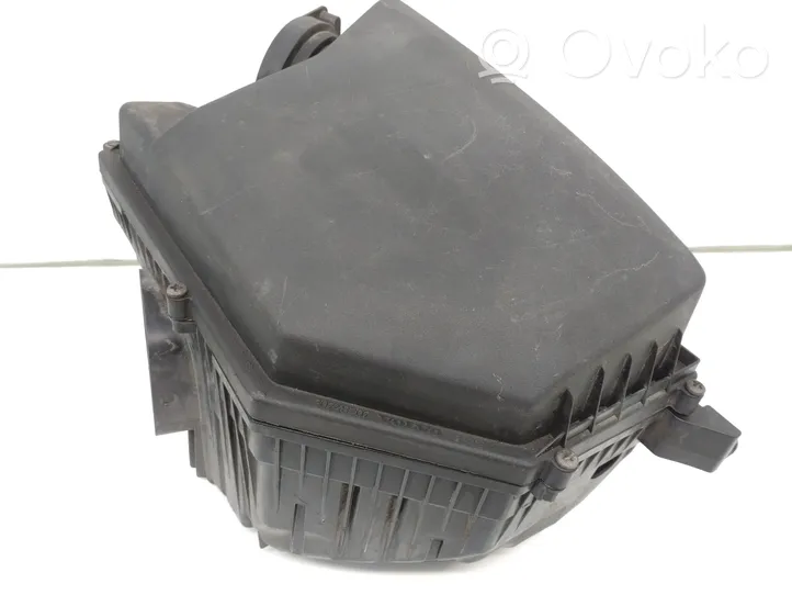 Volvo XC70 Air filter box 6893747