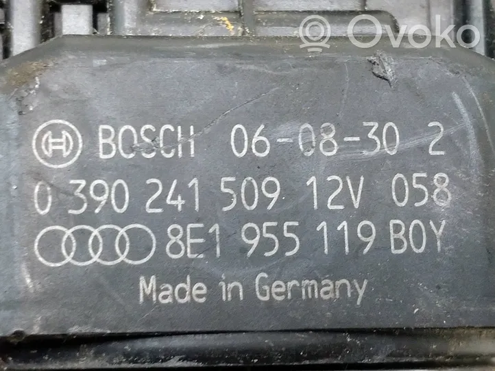 Audi A4 S4 B7 8E 8H Mechanizm i silniczek wycieraczek szyby przedniej / czołowej 8E1955119