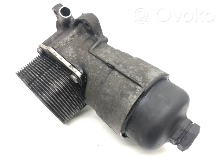 Volvo C30 Oil filter mounting bracket 