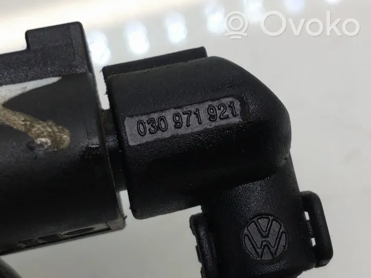 Volkswagen Golf V Czujnik pozycji wału rozrządu 036907601E