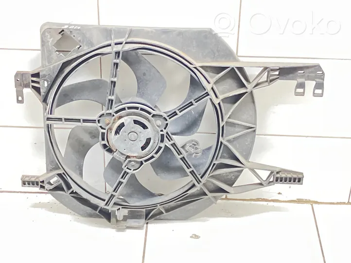 Opel Vivaro Ventilatore di raffreddamento elettrico del radiatore 8200151874