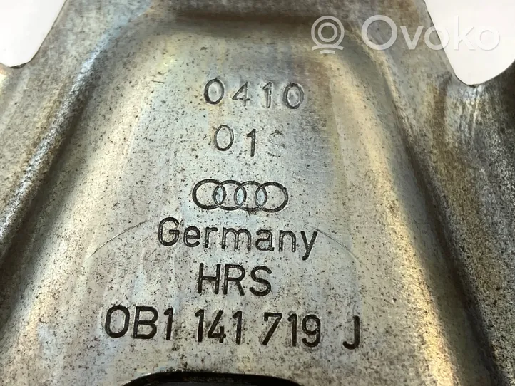 Audi A4 S4 B8 8K Forcella del braccio di rilascio della frizione 0B1141719J