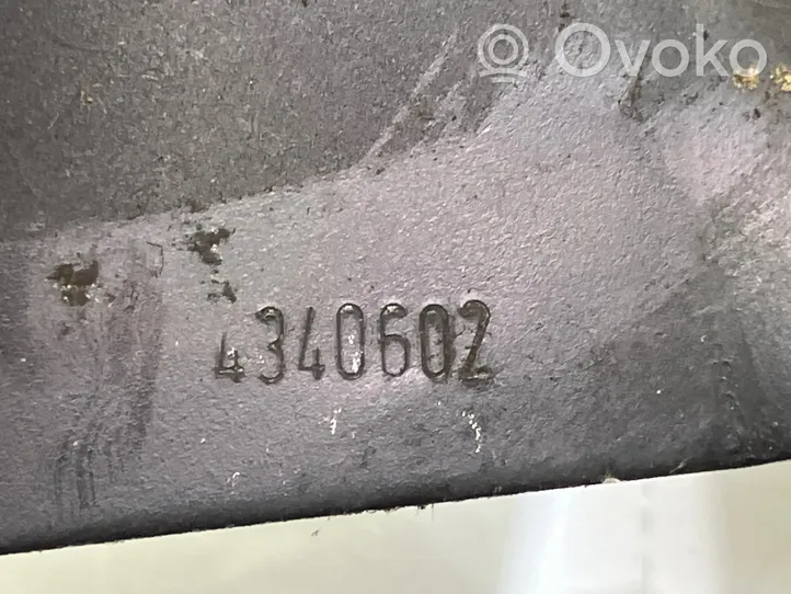 Volvo S60 Istuimen selkänojan lukituksen vastakappale 4340602