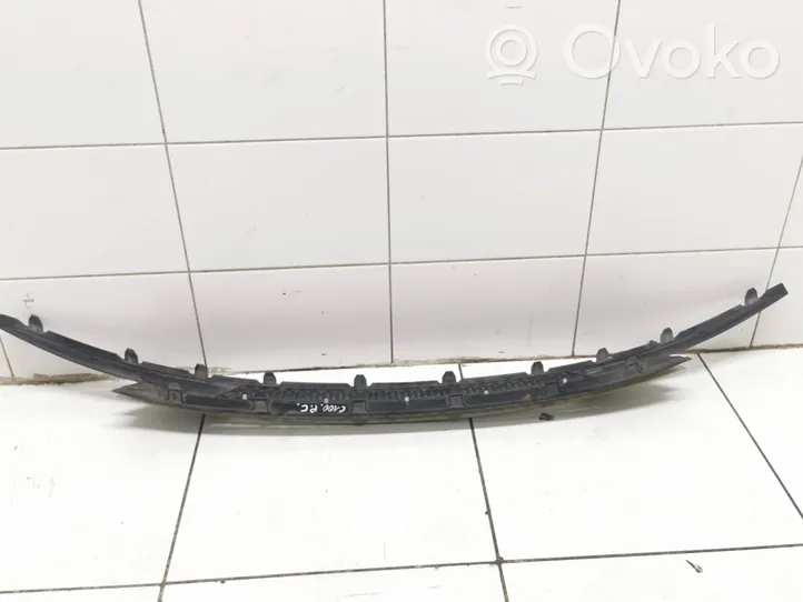 BMW 1 E81 E87 Grille inférieure de pare-chocs avant 7182367