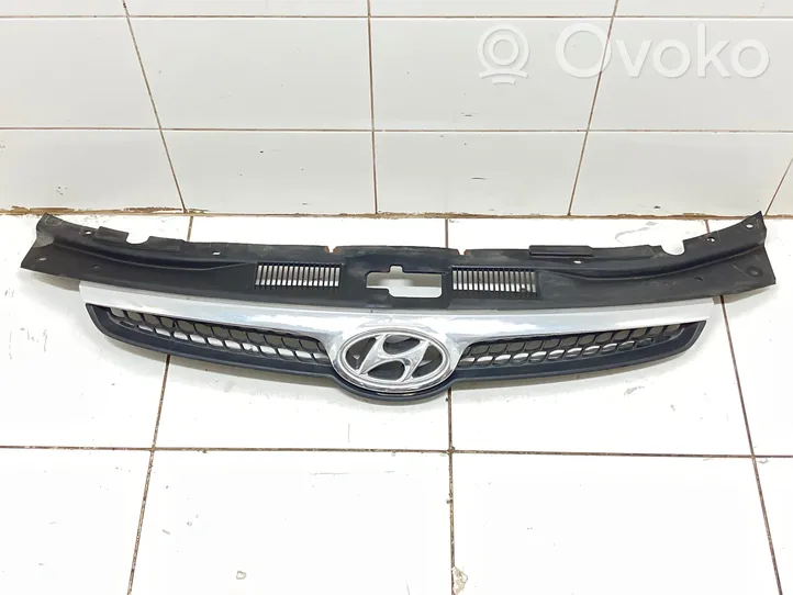 Hyundai i30 Rejilla delantera 863512L000