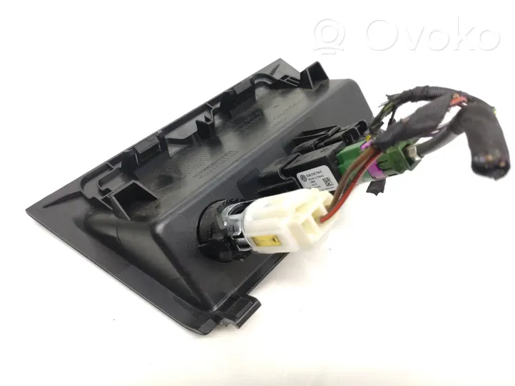 Skoda Fabia Mk3 (NJ) Connecteur/prise USB 6V0857367A