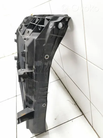 Skoda Fabia Mk3 (NJ) Jäähdyttimen kehyksen suojapaneeli 6V0805588