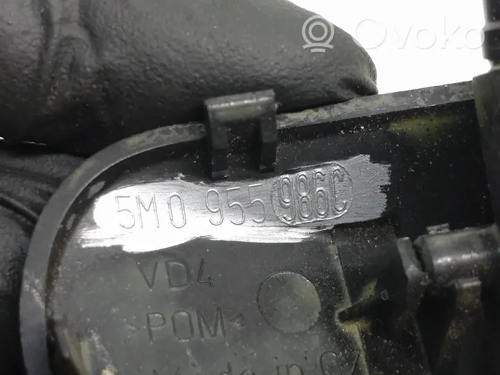 Skoda Fabia Mk3 (NJ) Mazgāšanas šķidruma smidzinātājs (-i) priekšējam logam 5M0955986C