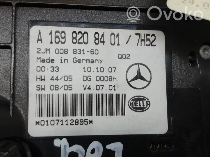 Mercedes-Benz B W245 Illuminazione sedili anteriori A1698208401