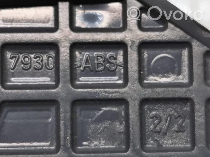 Toyota Aygo AB10 Klamka wewnętrzna drzwi tylnych 7930