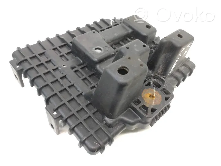 KIA Soul Staffa di montaggio della batteria 37166E4000