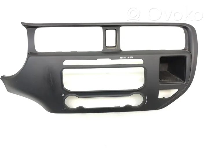 KIA Rio Radio/GPS head unit trim 847411W110