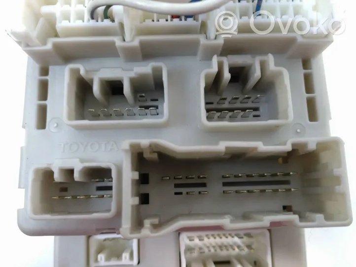 Toyota RAV 4 (XA20) Fuse box set 8273342080