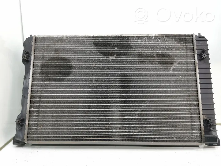 Volvo C30 Radiateur de refroidissement 8E0121251L