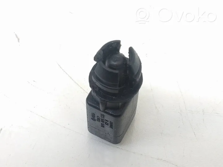 Audi A4 S4 B7 8E 8H Outside/exterior temperature sensor 8Z0820535