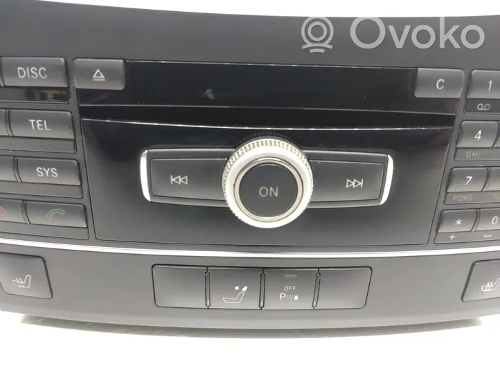 Mercedes-Benz E W212 Panel / Radioodtwarzacz CD/DVD/GPS A2129003908