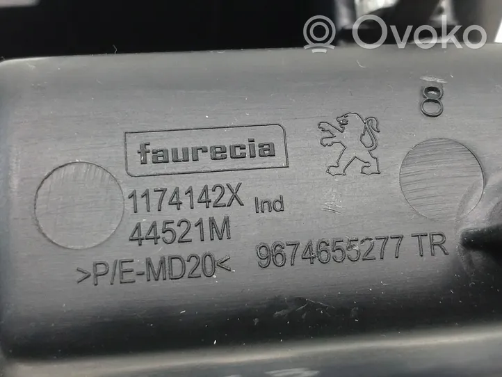 Peugeot 208 Connettore plug in USB 9674655277tr