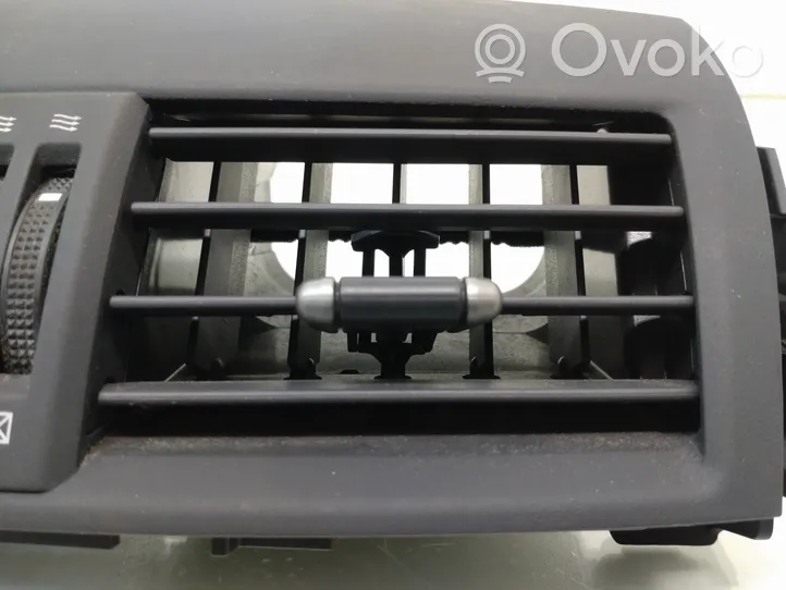 Toyota RAV 4 (XA30) Griglia di ventilazione centrale cruscotto 5567042050