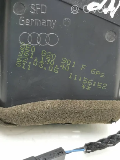 Audi A4 S4 B7 8E 8H Centrinės oro grotelės 8E0820901F