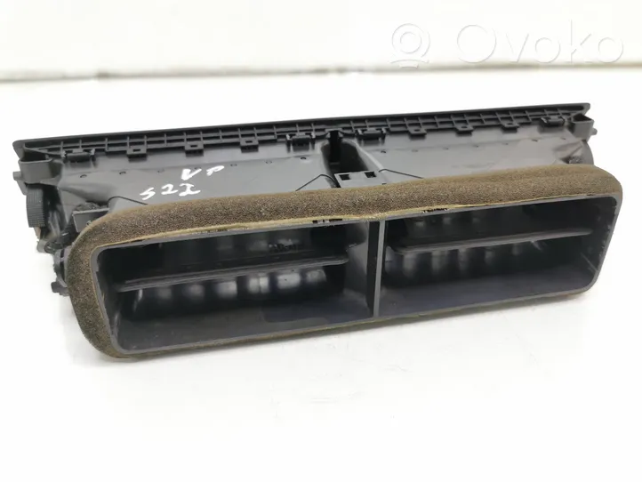 Audi A4 S4 B7 8E 8H Centrālais gaisa ventilācijas režģis 8E0820951H