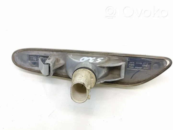 BMW 5 E60 E61 Indicatore di direzione del parafango anteriore 4185l