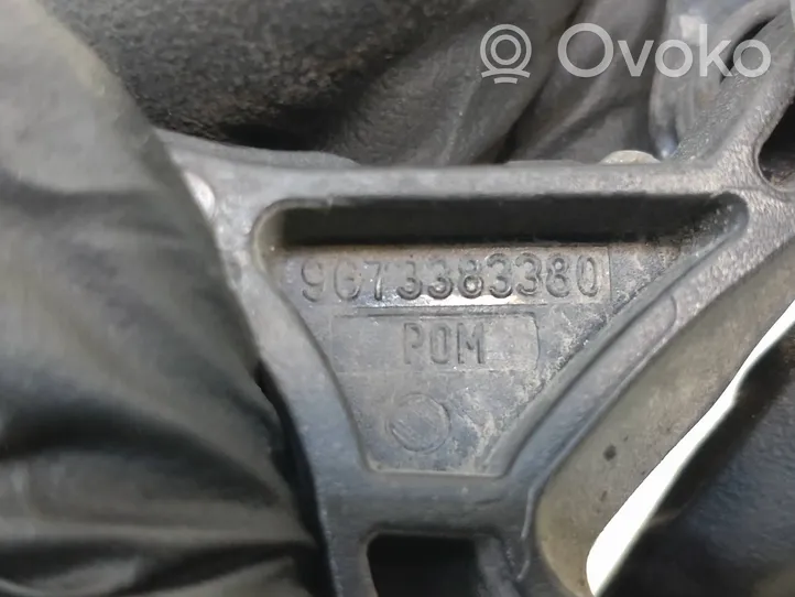 Peugeot 208 Dzinēja pārsega slēdzene 9673383380