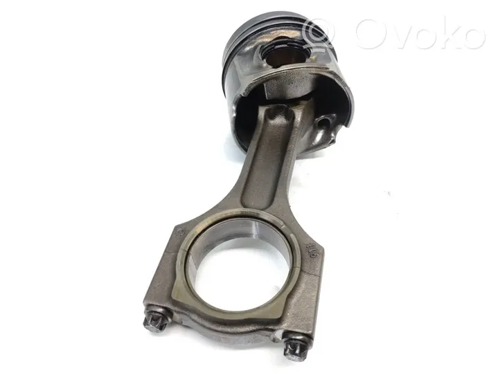 BMW X5 E70 Piston with connecting rod 