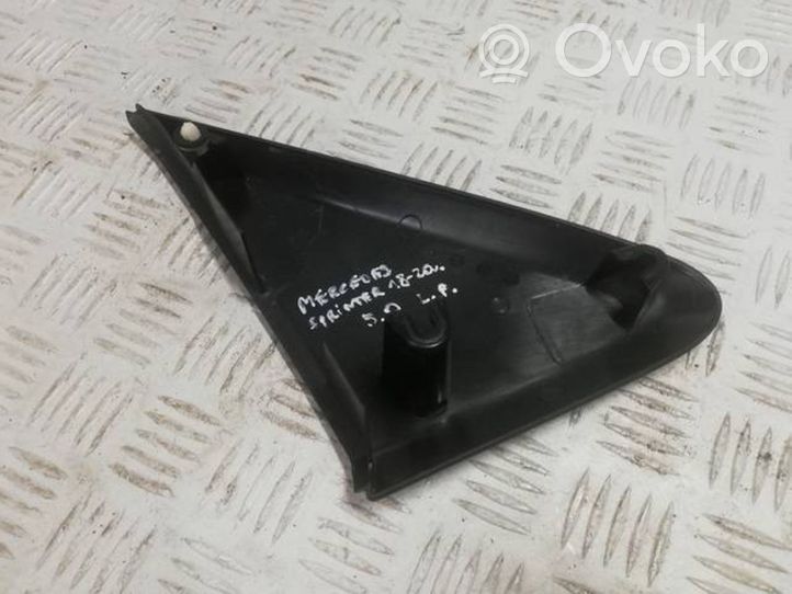 Mercedes-Benz Sprinter W907 W910 Rivestimento passaruota anteriore A9108110000