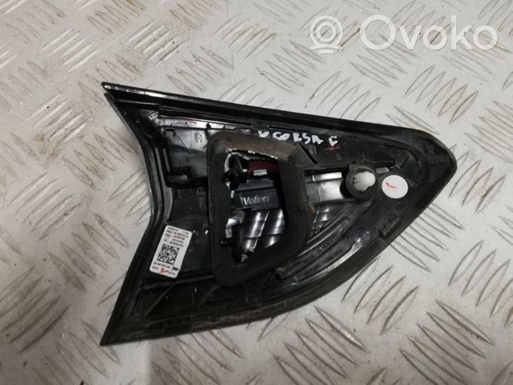 Opel Corsa F Lampy tylnej klapy bagażnika 9830096280