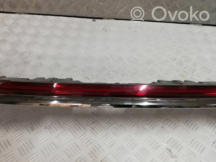 Audi A8 S8 D5 Lampy tylnej klapy bagażnika 4N0945095G