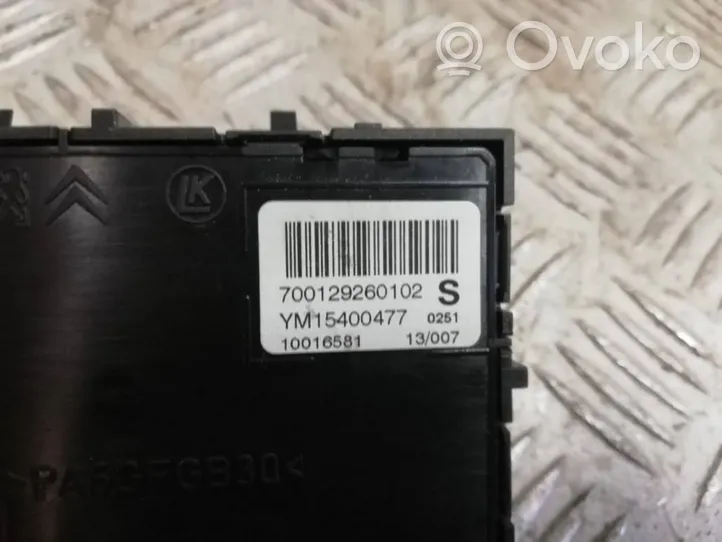 Peugeot RCZ Seat control switch YM15400477