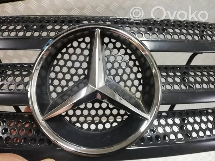 Mercedes-Benz ML W163 Atrapa chłodnicy / Grill 1638800115