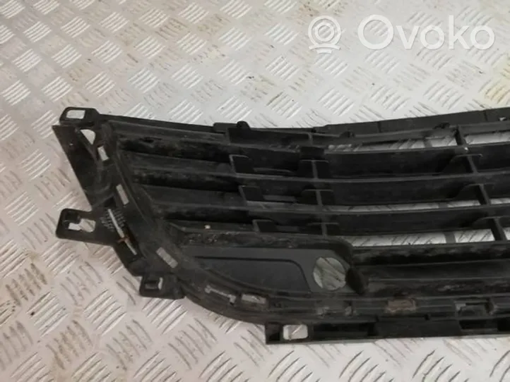 Citroen C4 II Mascherina inferiore del paraurti anteriore 9677876177