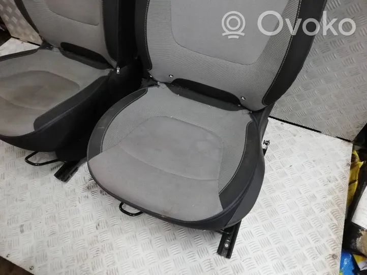 Renault Captur Fotele / Kanapa / Komplet 