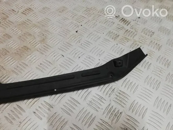 Audi A4 S4 B9 Altra parte del vano motore 8W0823124