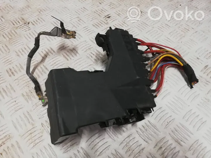 Citroen C4 II Module de fusibles 9665878380