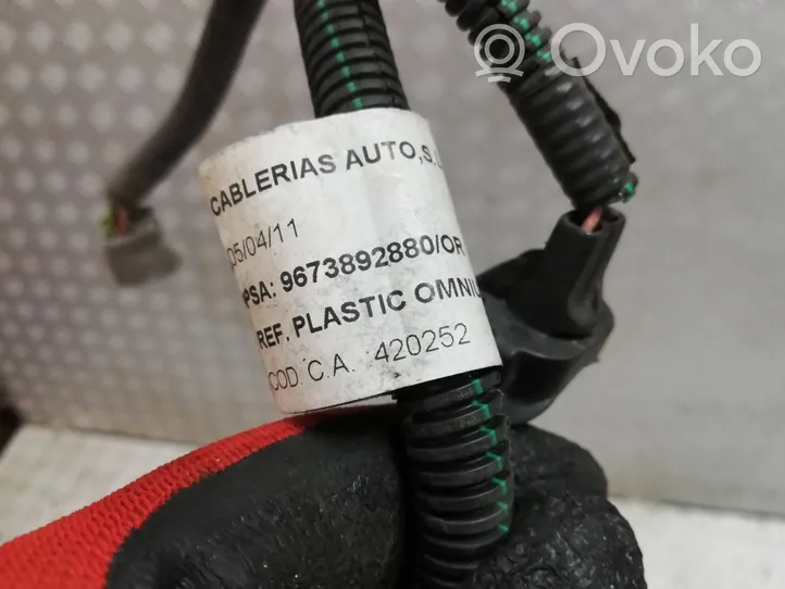 Citroen C4 Grand Picasso Ajovalon valaisimen johtosarjan johdinnippu 9673892880