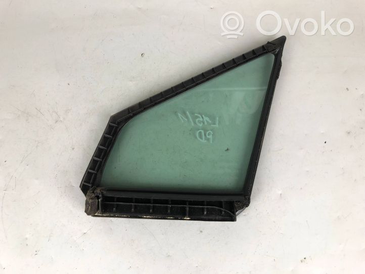 Subaru Legacy Fenêtre latérale avant / vitre triangulaire (4 portes) 