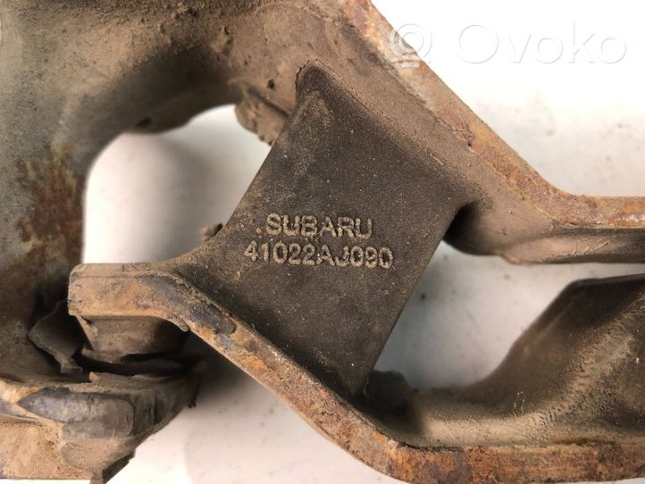 Subaru Outback Soporte de la caja de cambios 41022AJ090