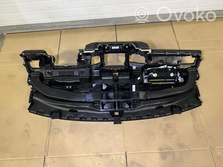 Volkswagen Touareg II Tableau de bord 7P1857100