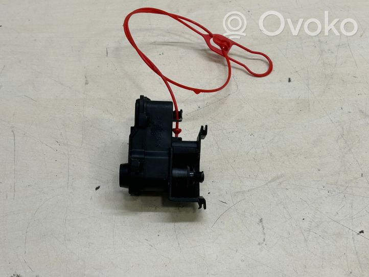 Porsche Cayenne (92A) Serratura del tappo del serbatoio del carburante 8K0862153H