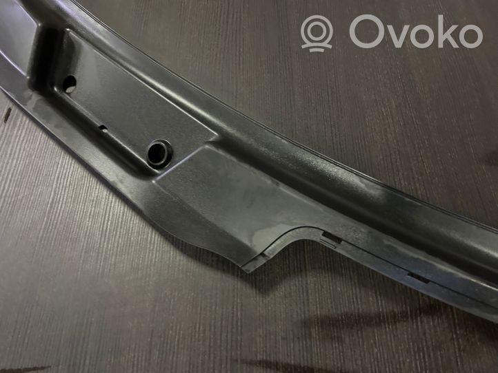 Porsche Cayenne (92A) Rivestimento del tergicristallo 7P5819401B