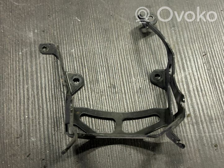 Porsche Cayenne (92A) Supporto di montaggio della pompa del servosterzo 7P0423380