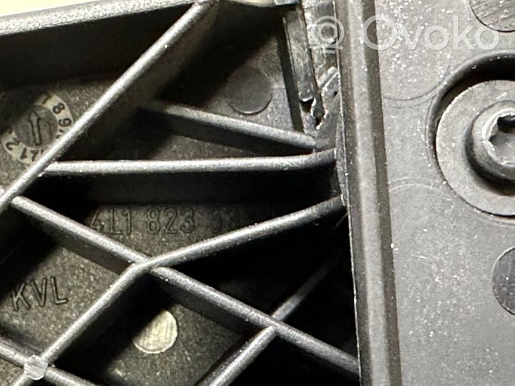 Porsche Cayenne (92A) Variklio dangčio (kapoto) rankenėlė 4L1823533