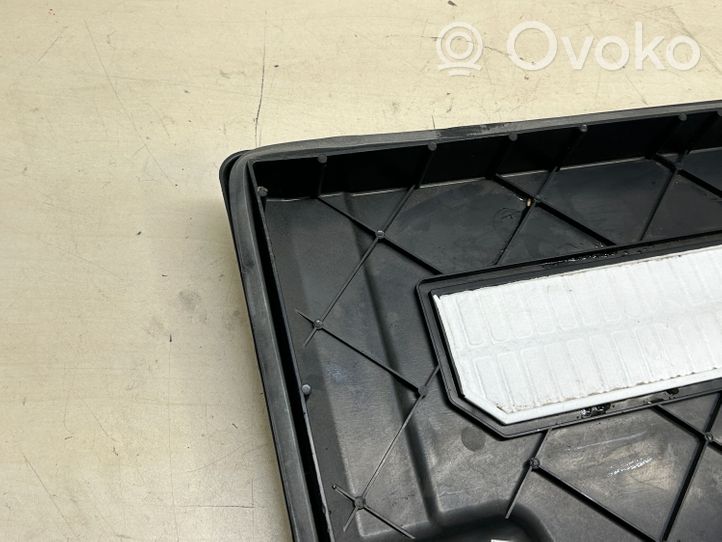 Volkswagen Touareg II Battery box tray cover/lid 7L0864643B