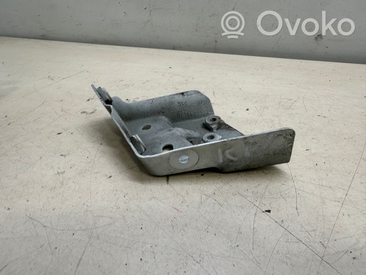 Volkswagen Touareg II Supporto di montaggio del parafango 7P6821151B