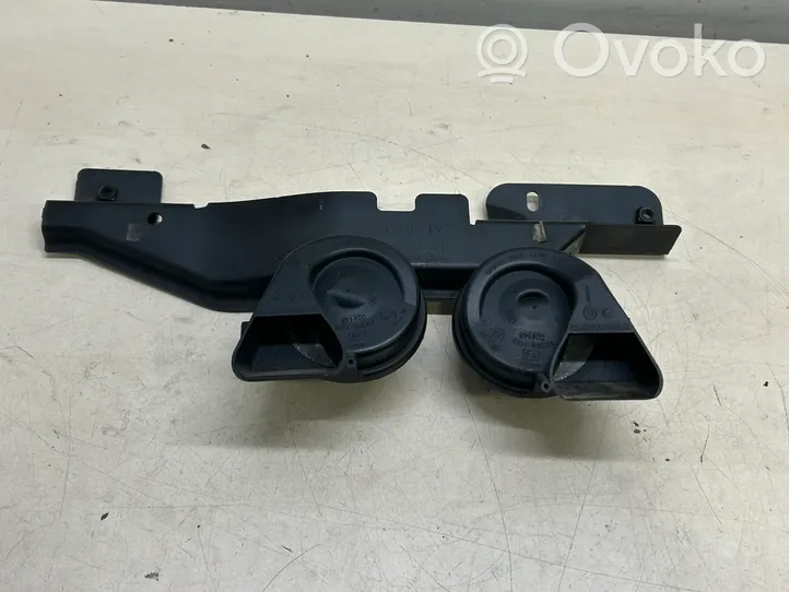 Audi Q7 4L Horn signal holder/bracket 4L0951229A