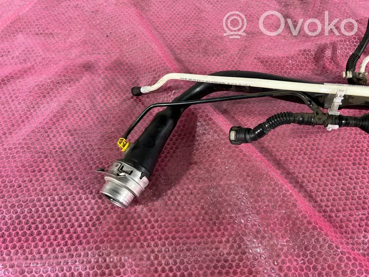 Porsche Cayenne (92A) Tubo e bocchettone per riempimento serbatoio del carburante 7P5201135