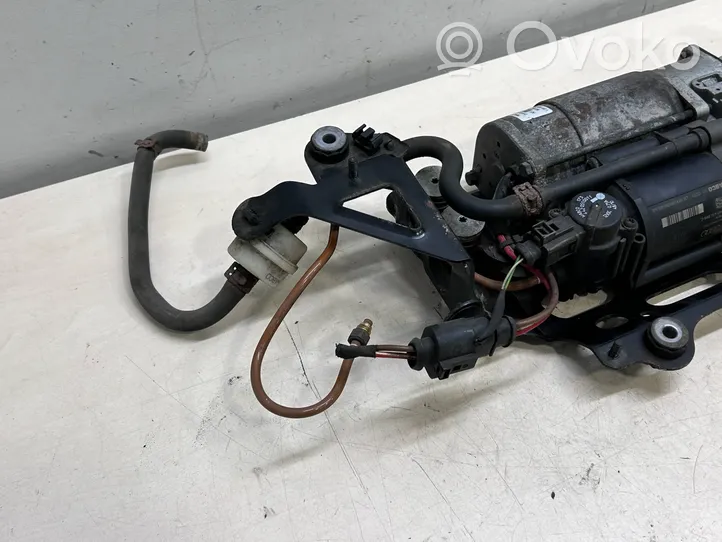 Audi A8 S8 D4 4H Compresseur / pompe à suspension pneumatique 4H0616005C