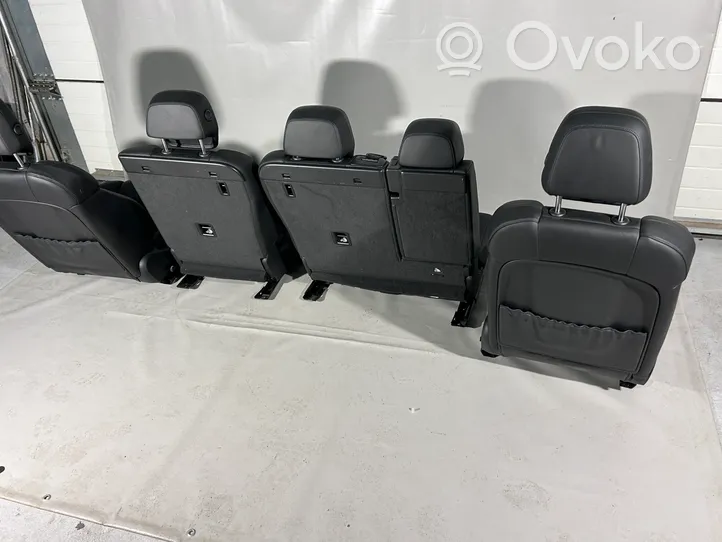 Porsche Cayenne (92A) Conjunto de molduras de la puertas y los asientos 7P5857003B